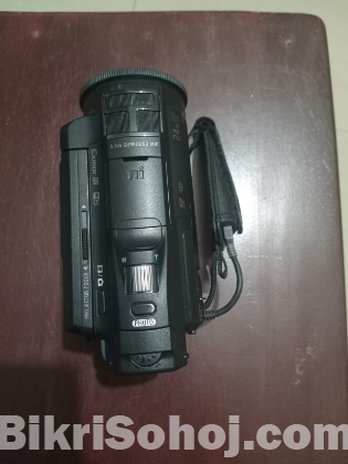 Sony HDR-PJ810 Handycam -Built in Projector, Great Condition